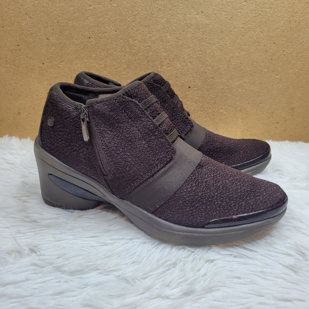 Bzees Brown Enlighten Ankle Boots- Size 8.5